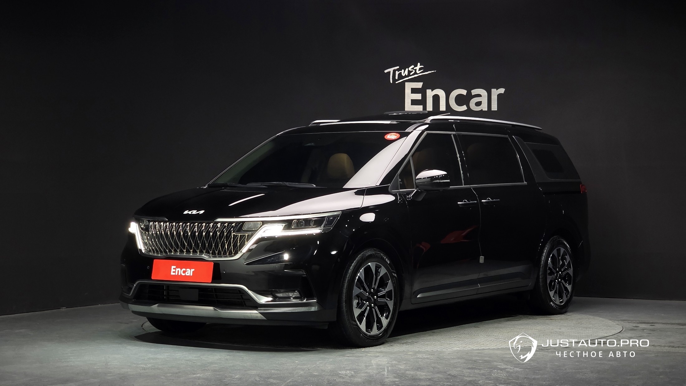 Автомобиль Kia Canival