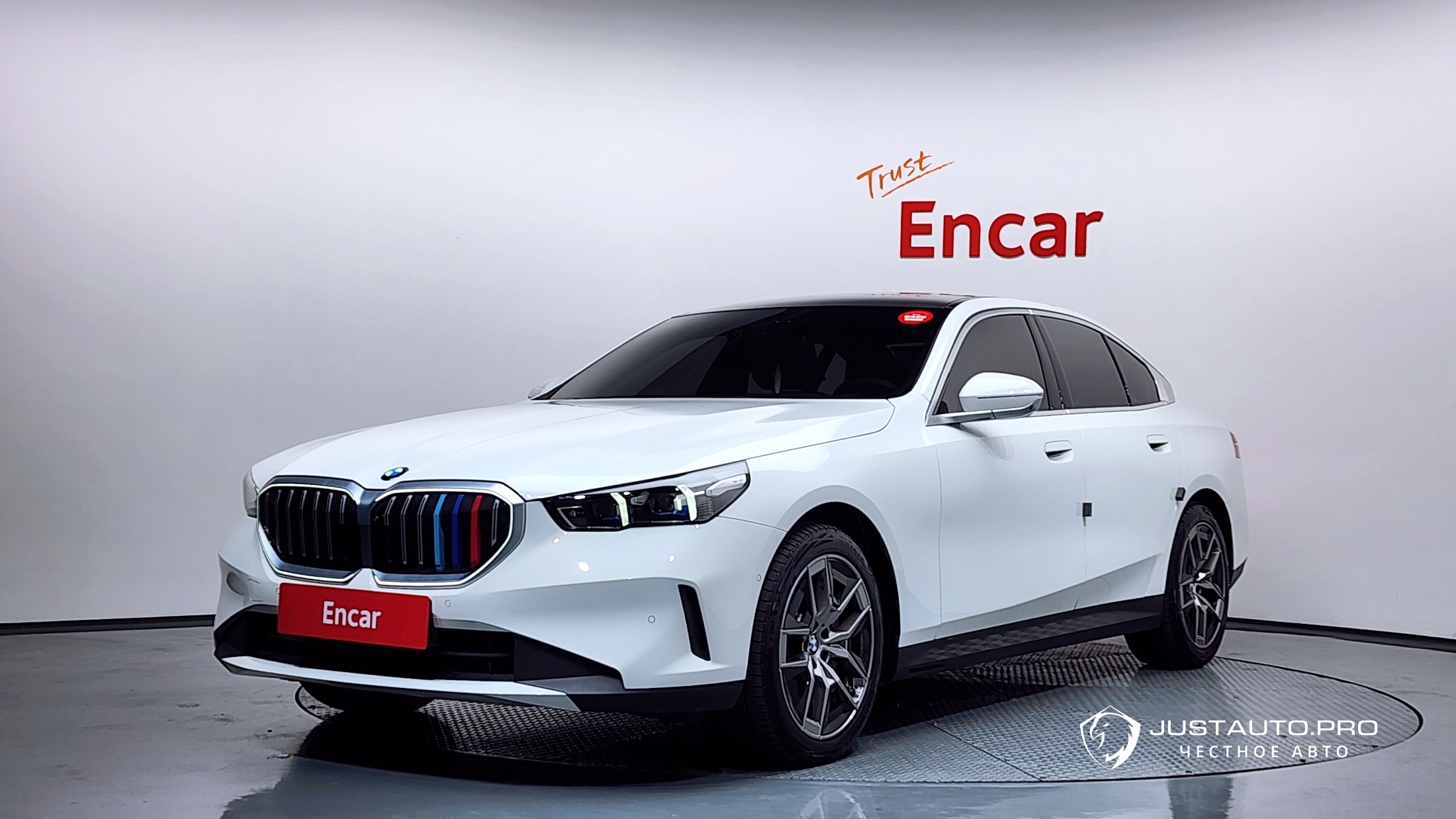 Автомобиль BMW 5-Series