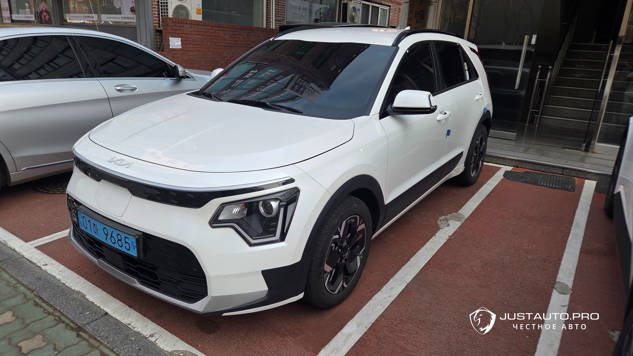 Автомобиль Kia Niro