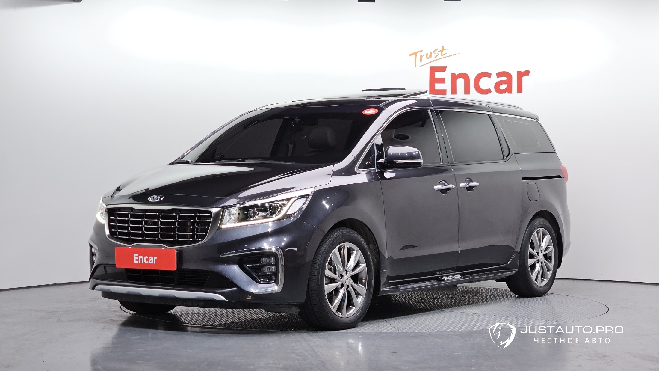 Автомобиль Kia Canival