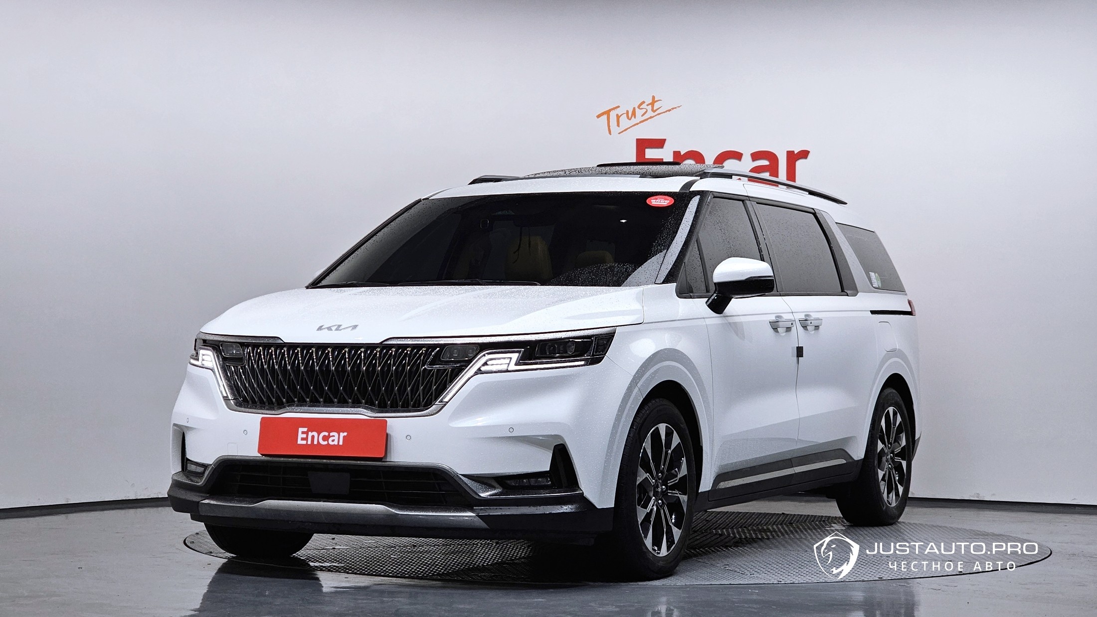 Автомобиль Kia Canival