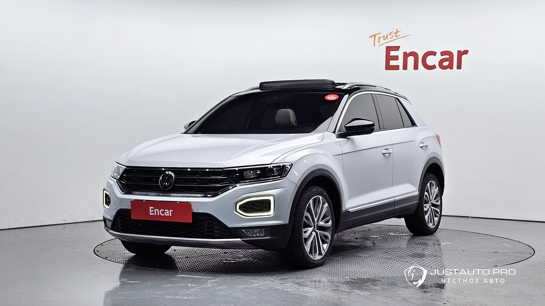 Автомобиль Volkswagen T-Roc