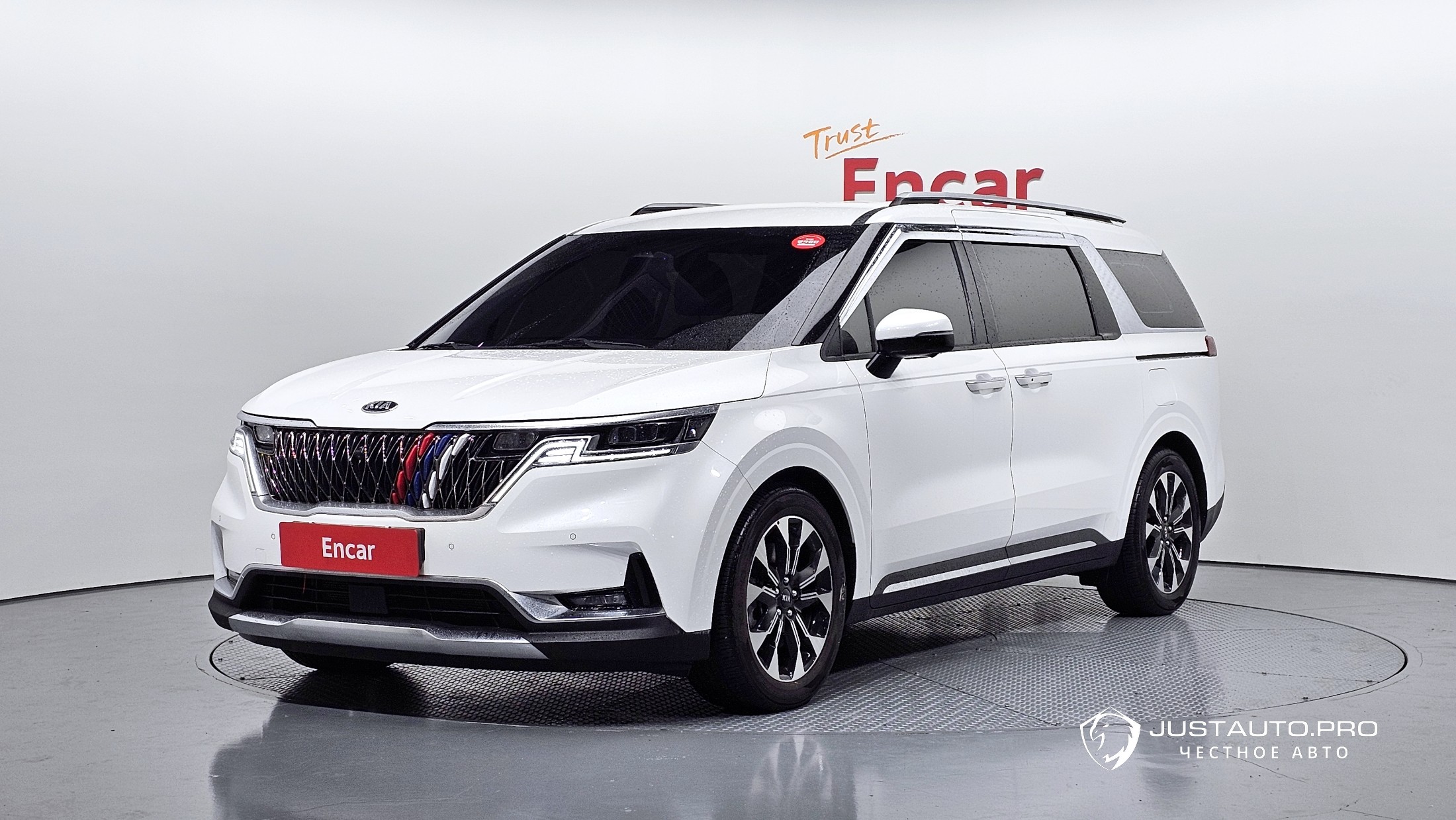 Автомобиль Kia Canival