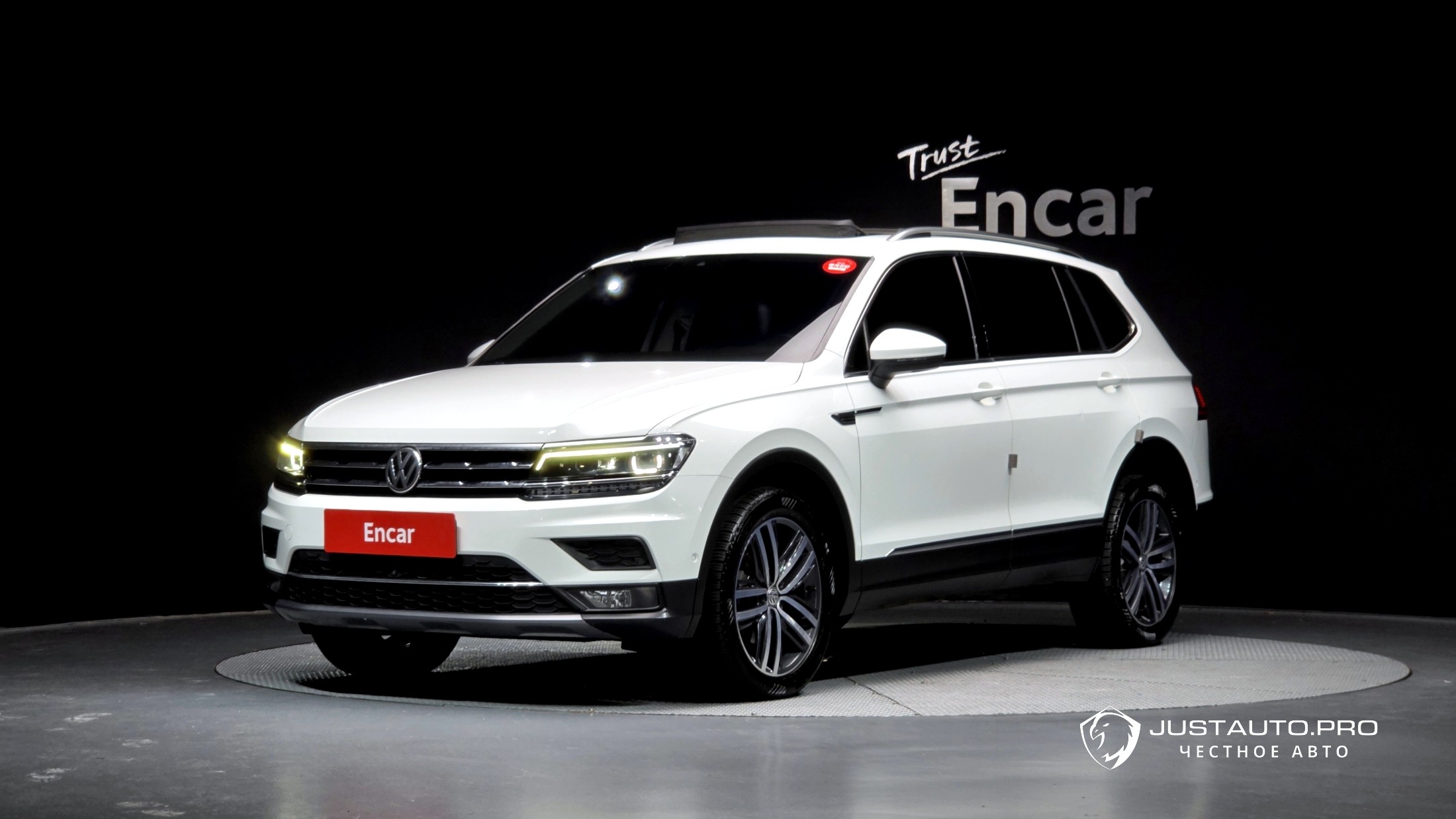 Автомобиль Volkswagen Tiguan
