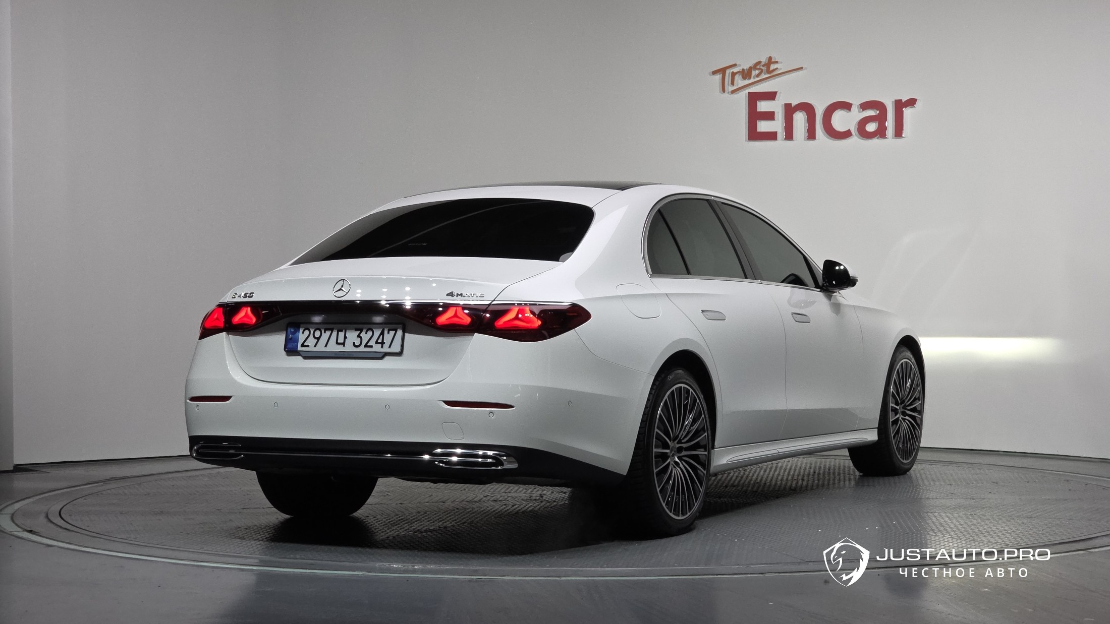 Автомобиль Mercedes-Benz E-Class