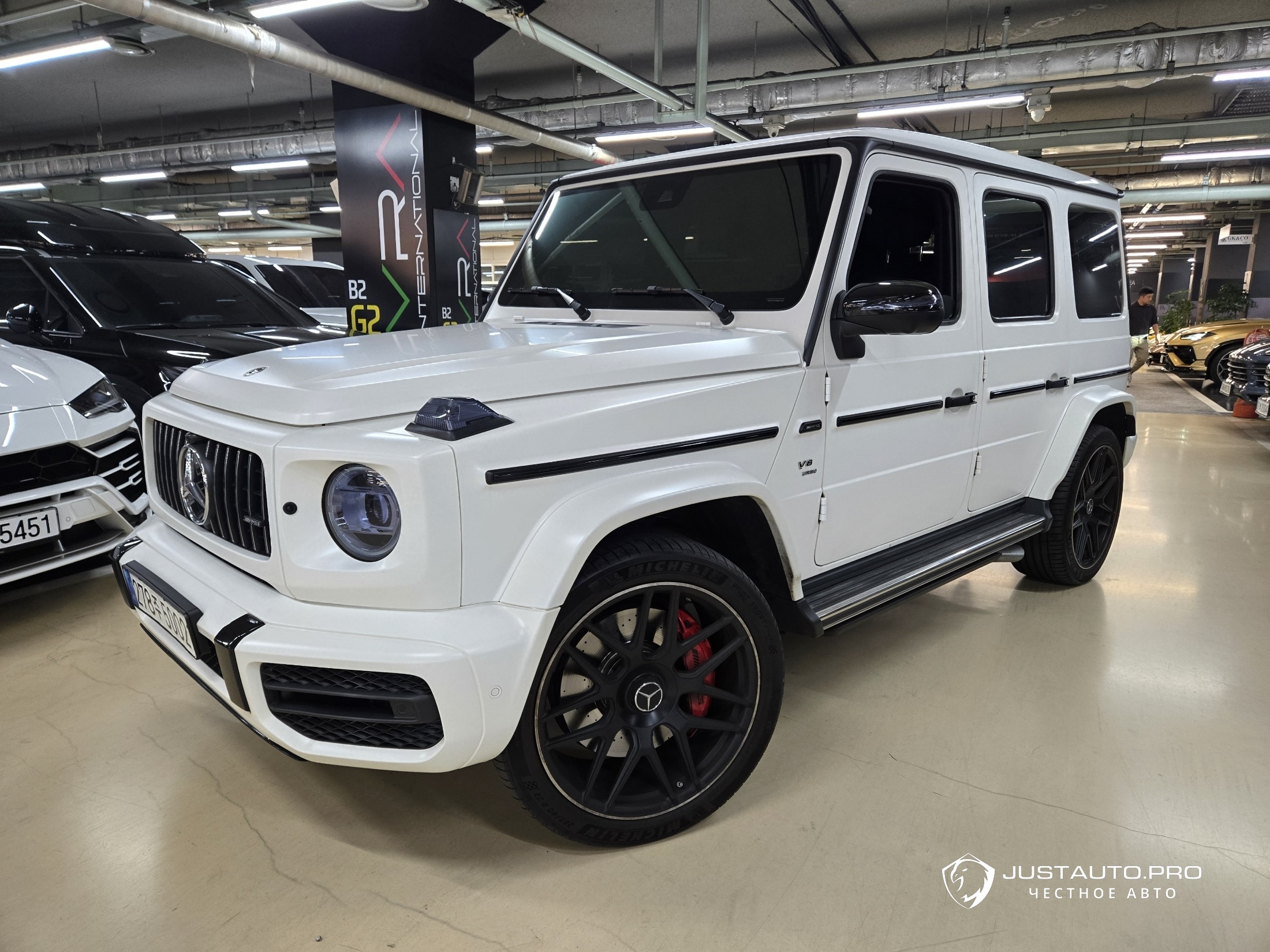 Автомобиль Mercedes-Benz G-Class