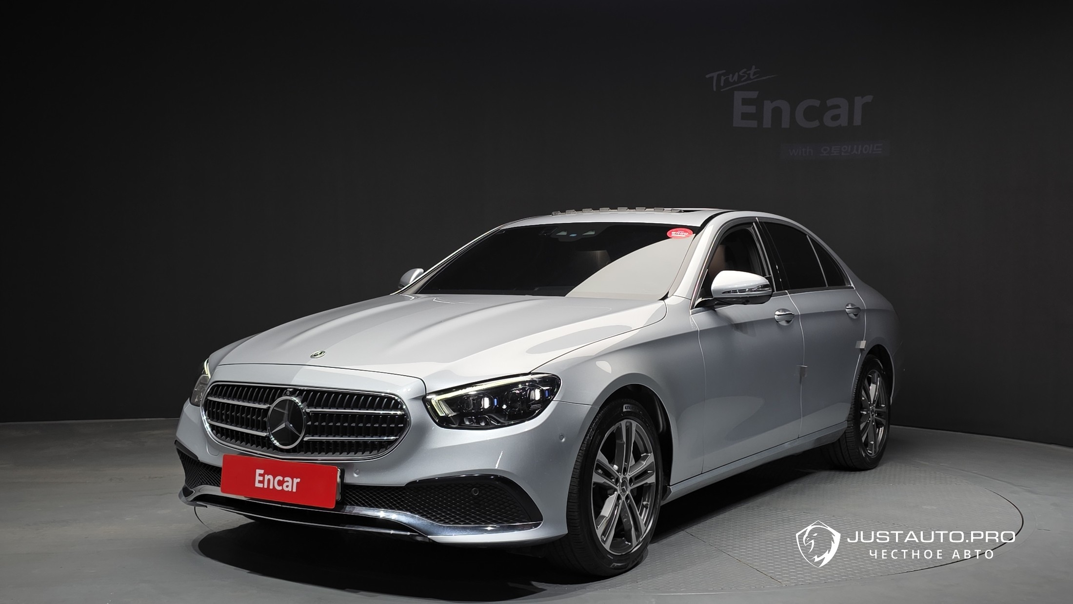 Автомобиль Mercedes-Benz E-Class