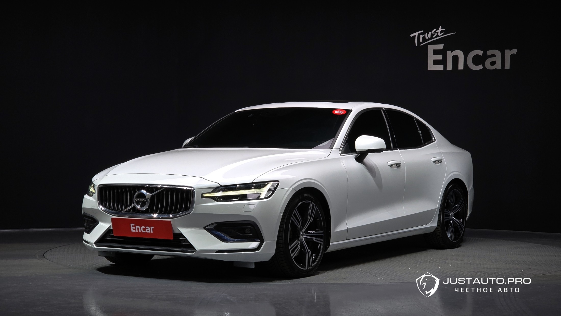 Автомобиль Volvo S60