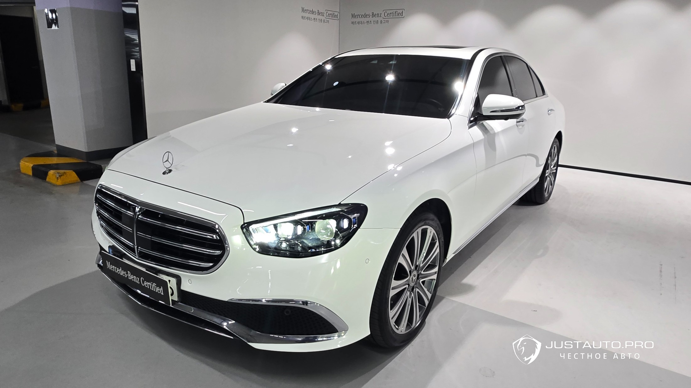 Автомобиль Mercedes-Benz E-Class