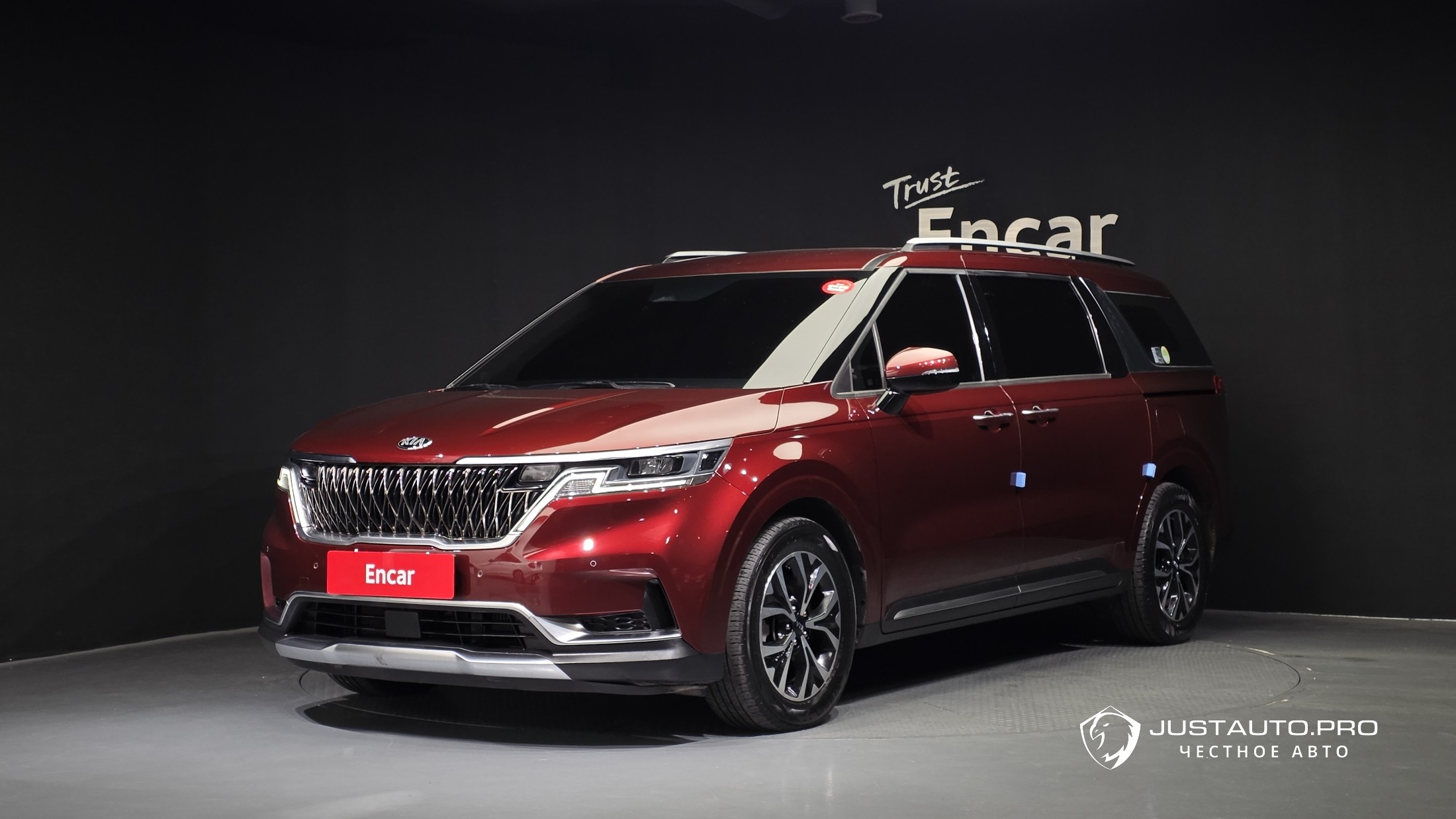 Автомобиль Kia Canival