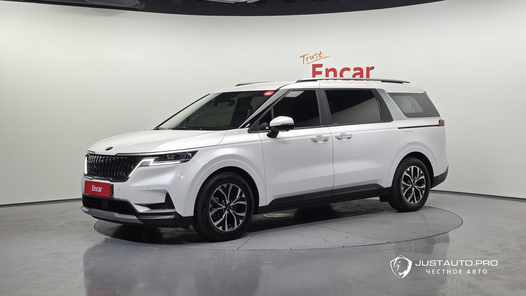Автомобиль Kia Canival