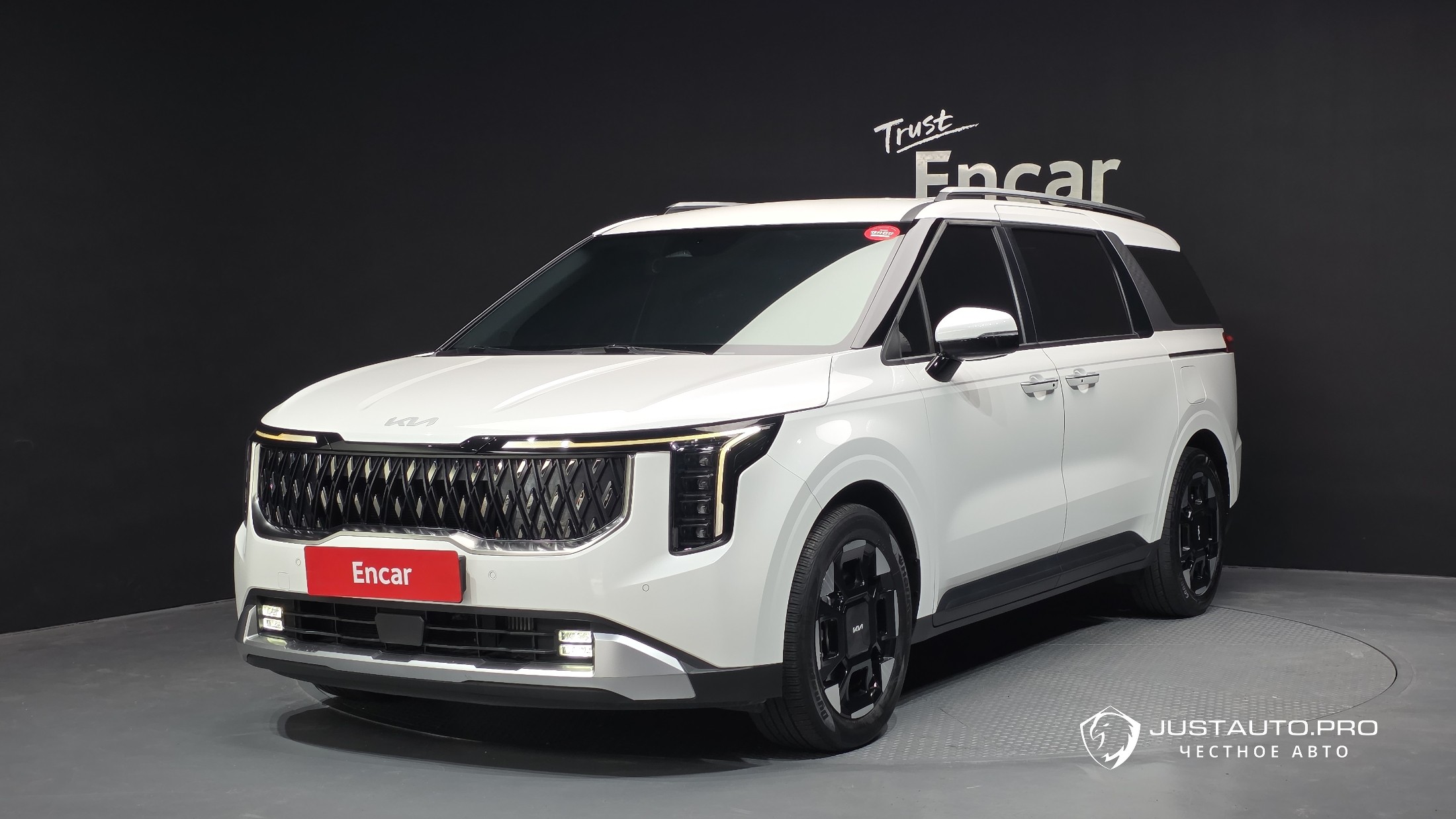 Автомобиль Kia Canival