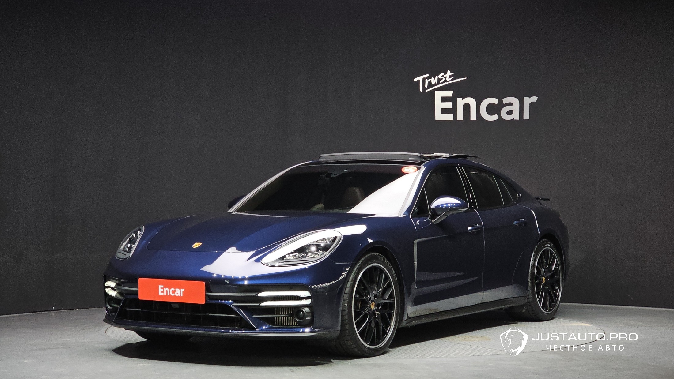 Автомобиль Porsche Panamera