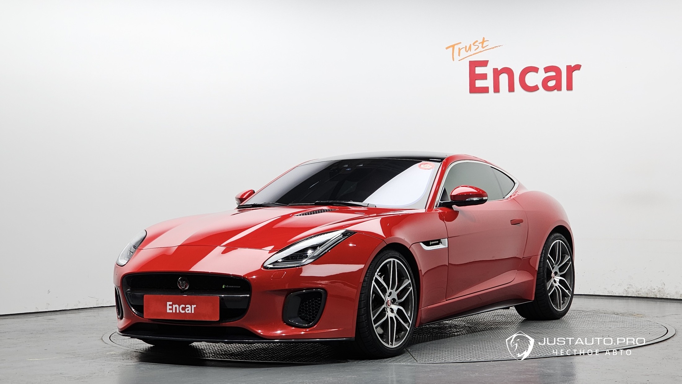 Автомобиль Jaguar F-TYPE