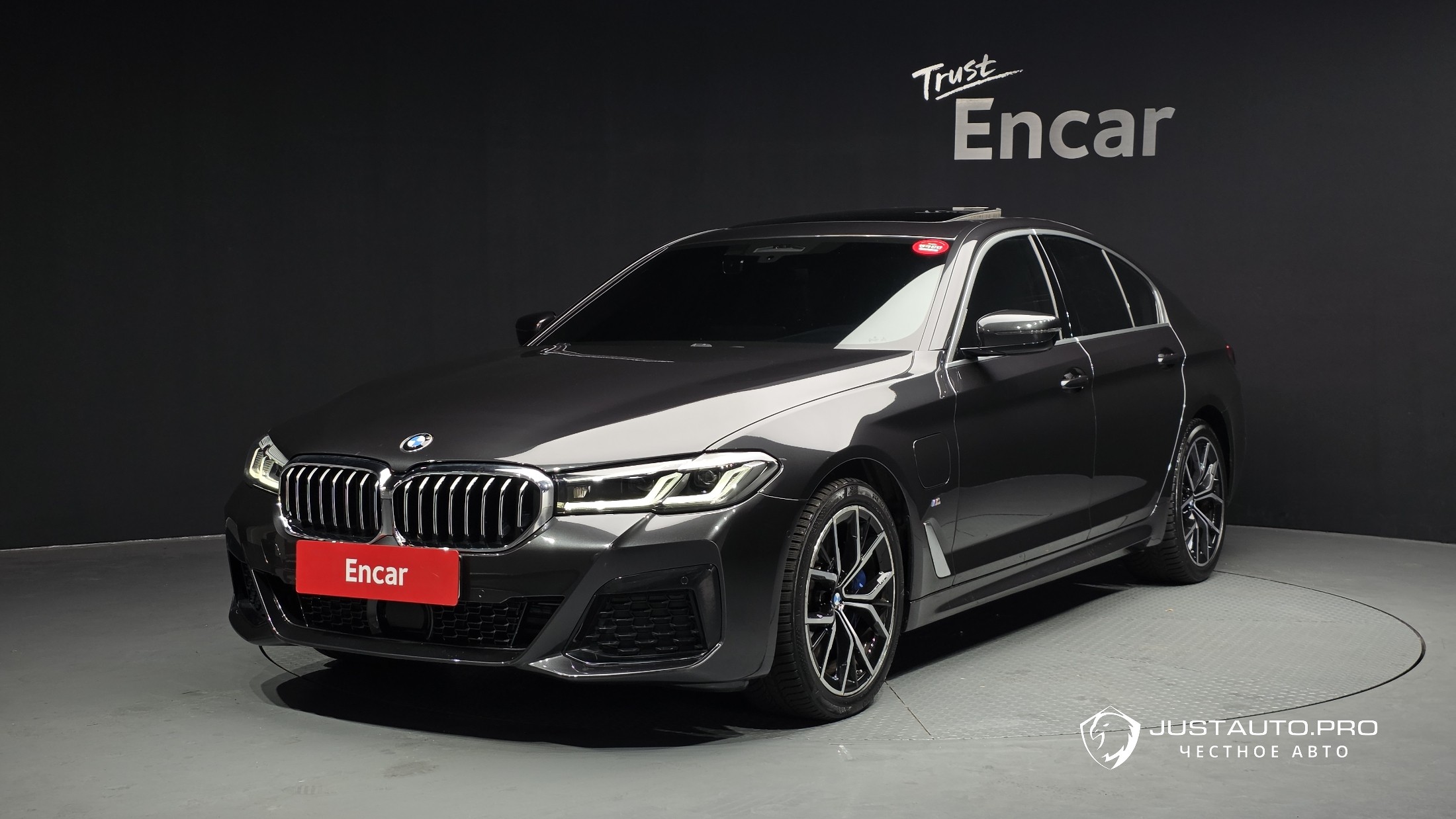 Автомобиль BMW 5-Series