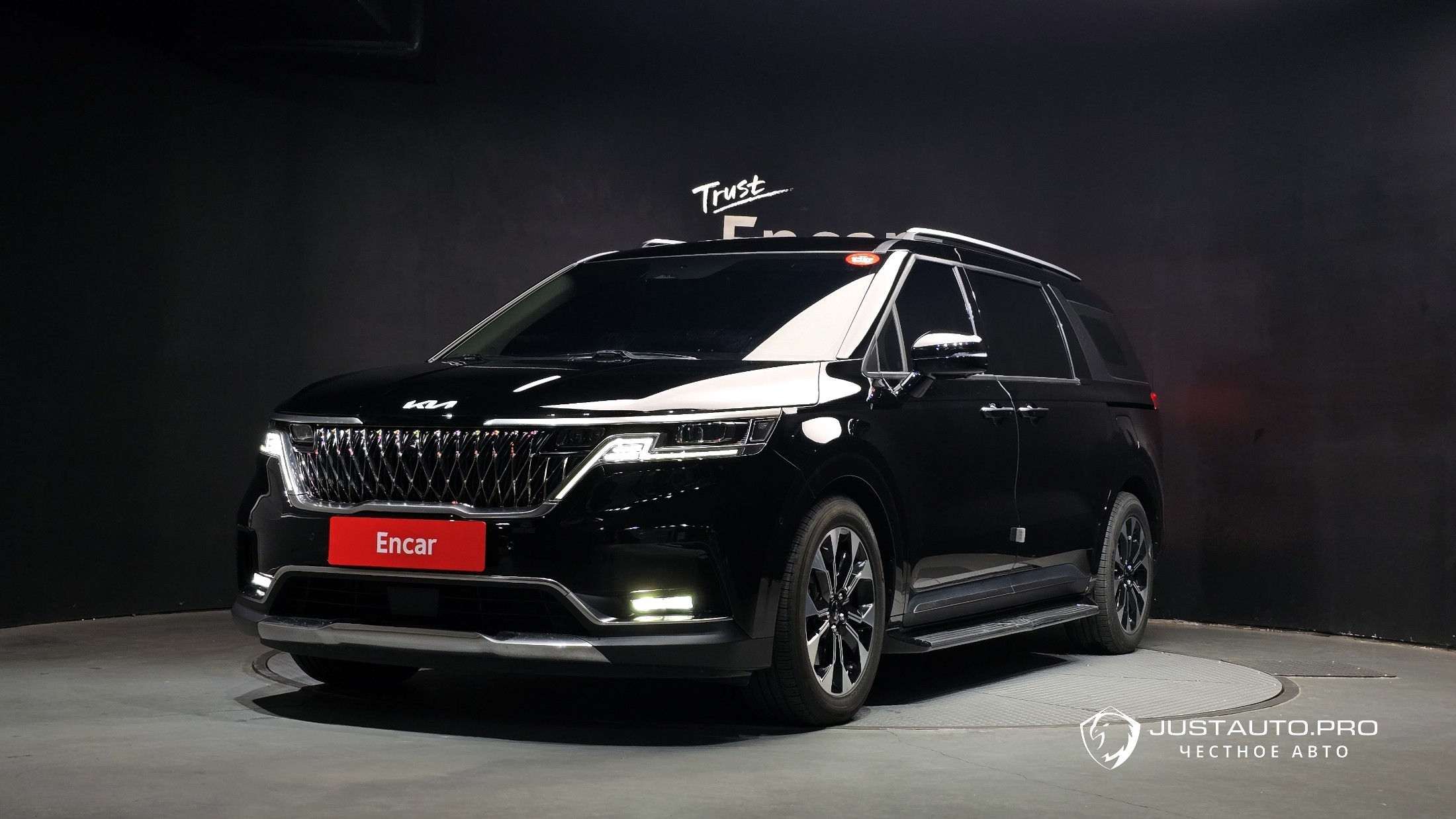 Автомобиль Kia Canival