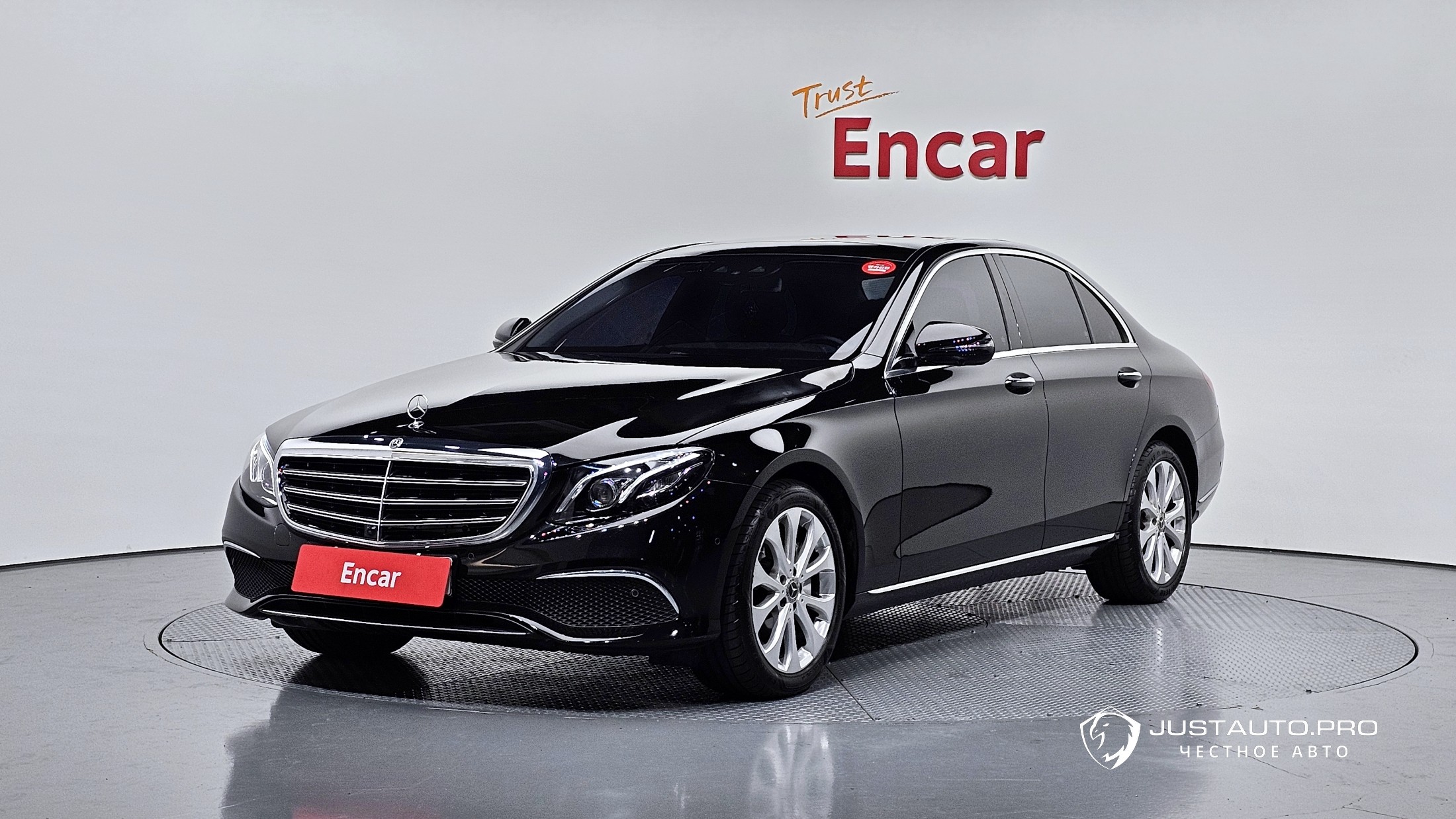 Автомобиль Mercedes-Benz E-Class