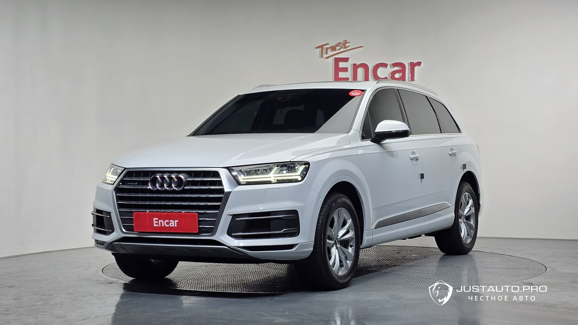 Автомобиль Audi Q7