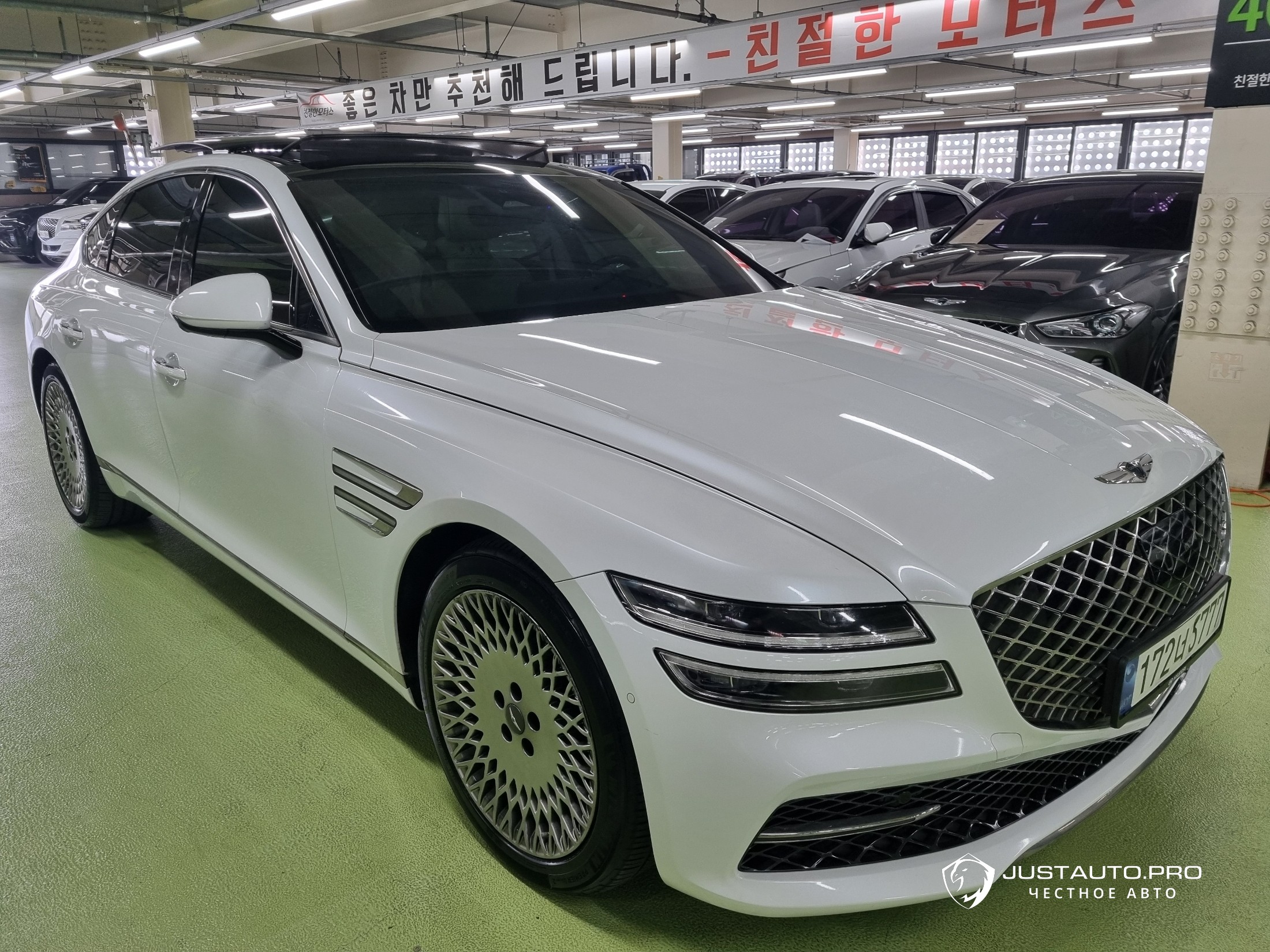 Автомобиль Genesis G80