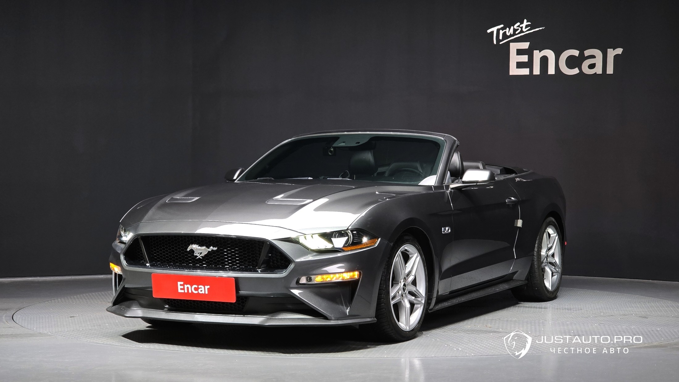 Автомобиль Ford Mustang