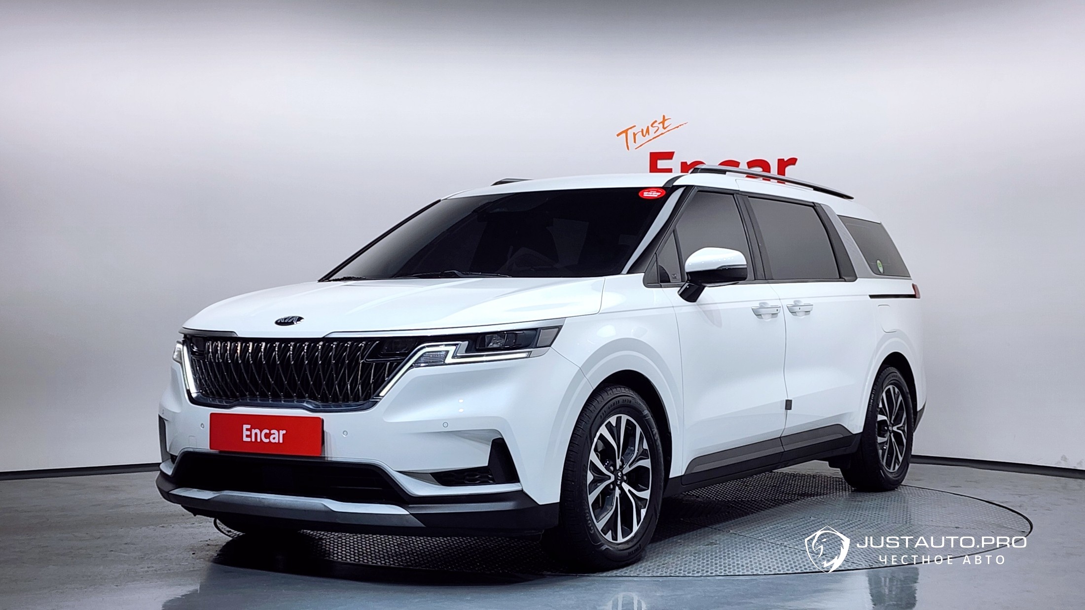 Автомобиль Kia Canival