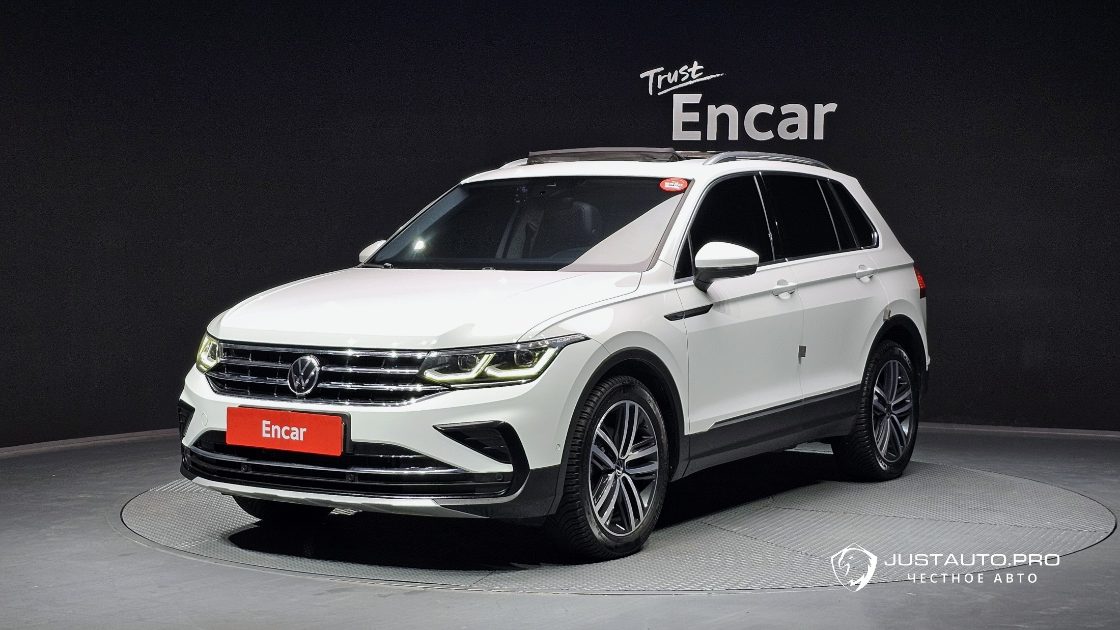 Автомобиль Volkswagen Tiguan