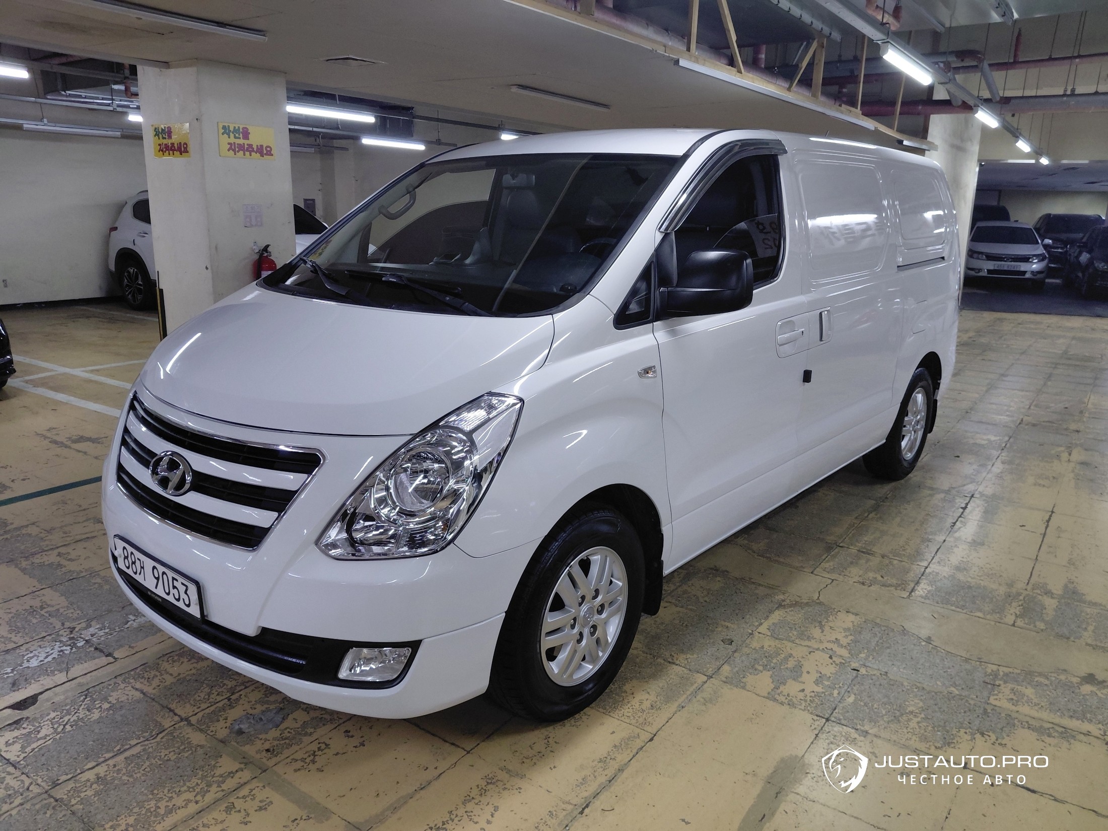 Автомобиль Hyundai Starex