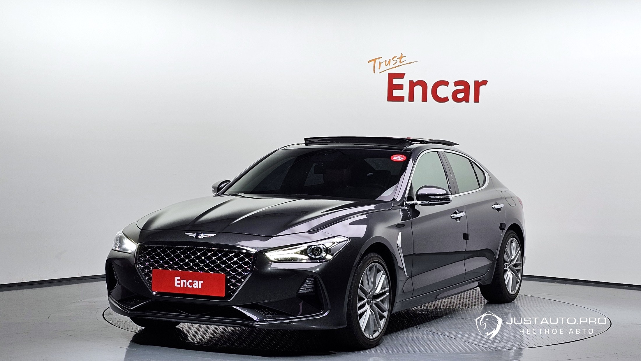 Автомобиль Genesis G70