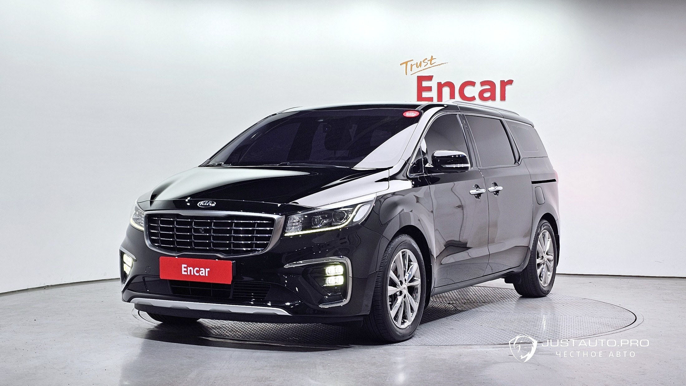 Автомобиль Kia Canival