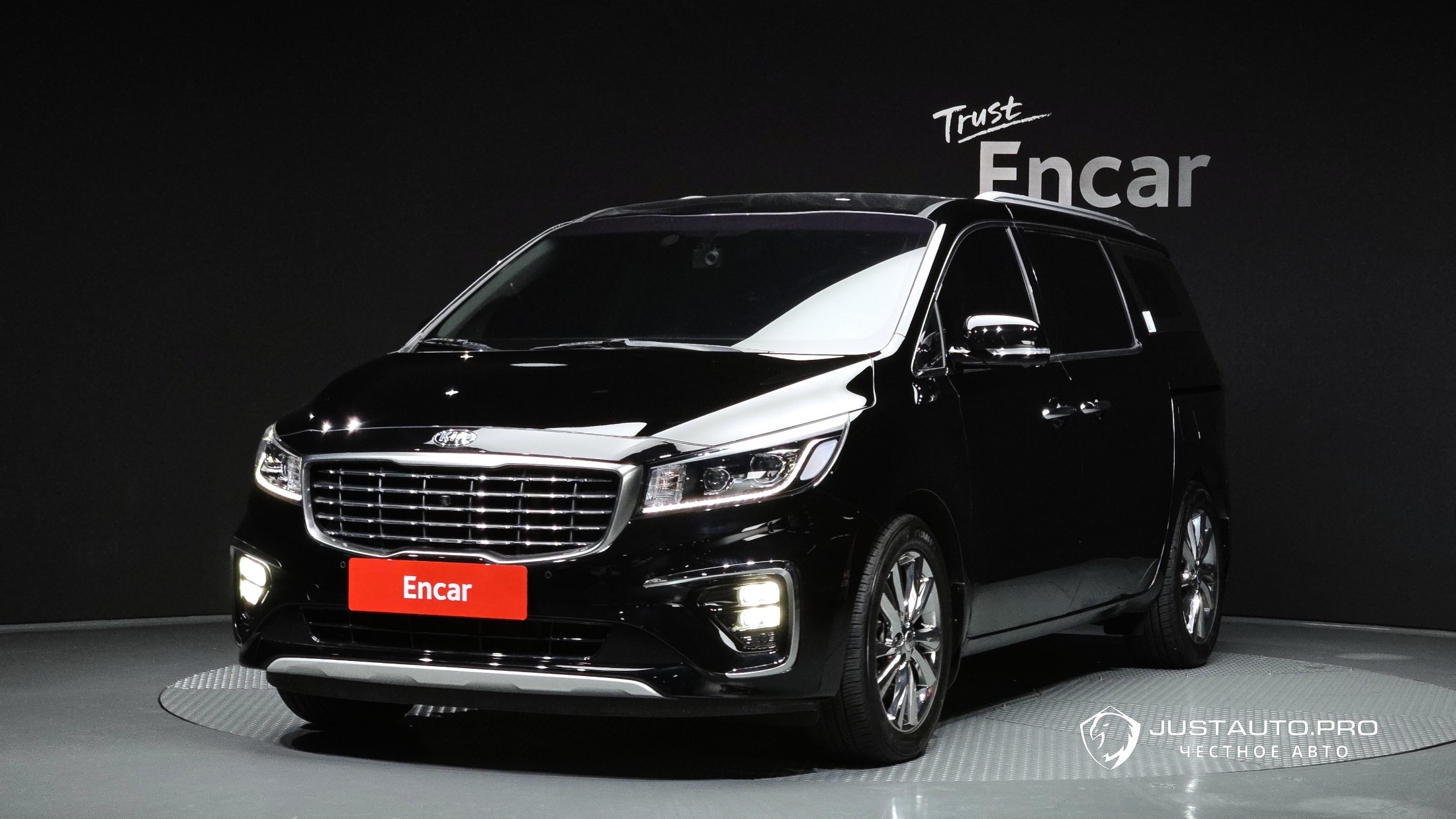 Автомобиль Kia Canival