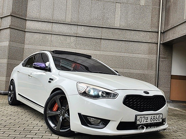 Автомобиль Kia K7
