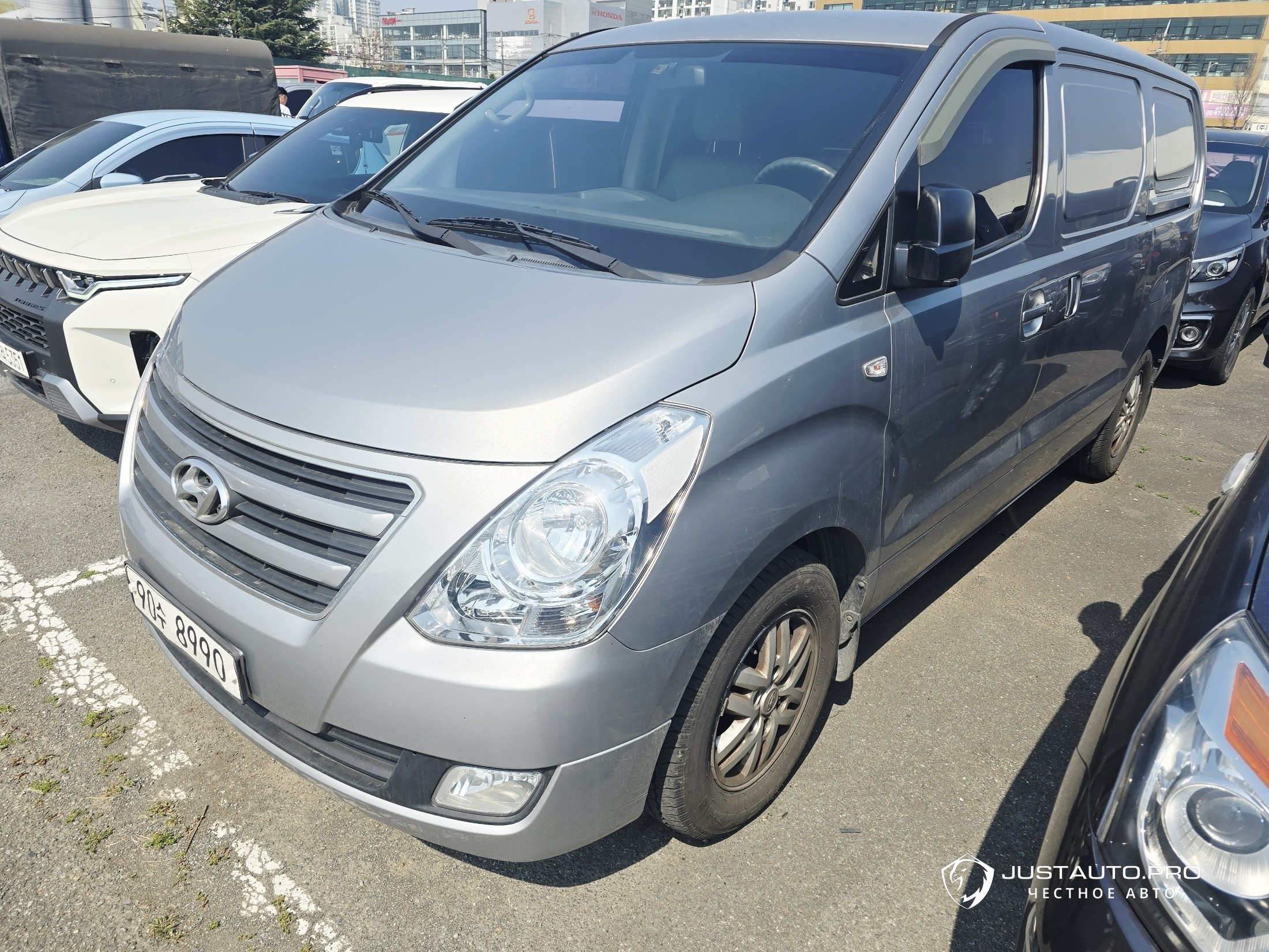 Автомобиль Hyundai Starex