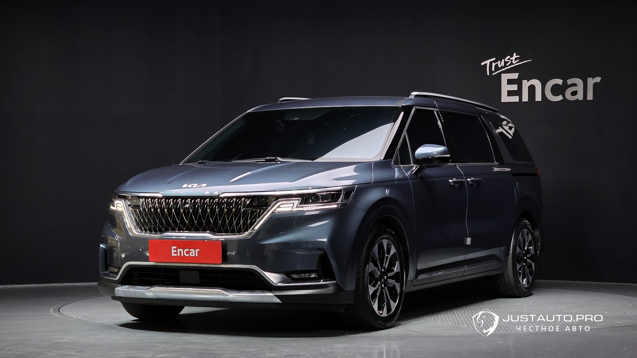 Автомобиль Kia Canival