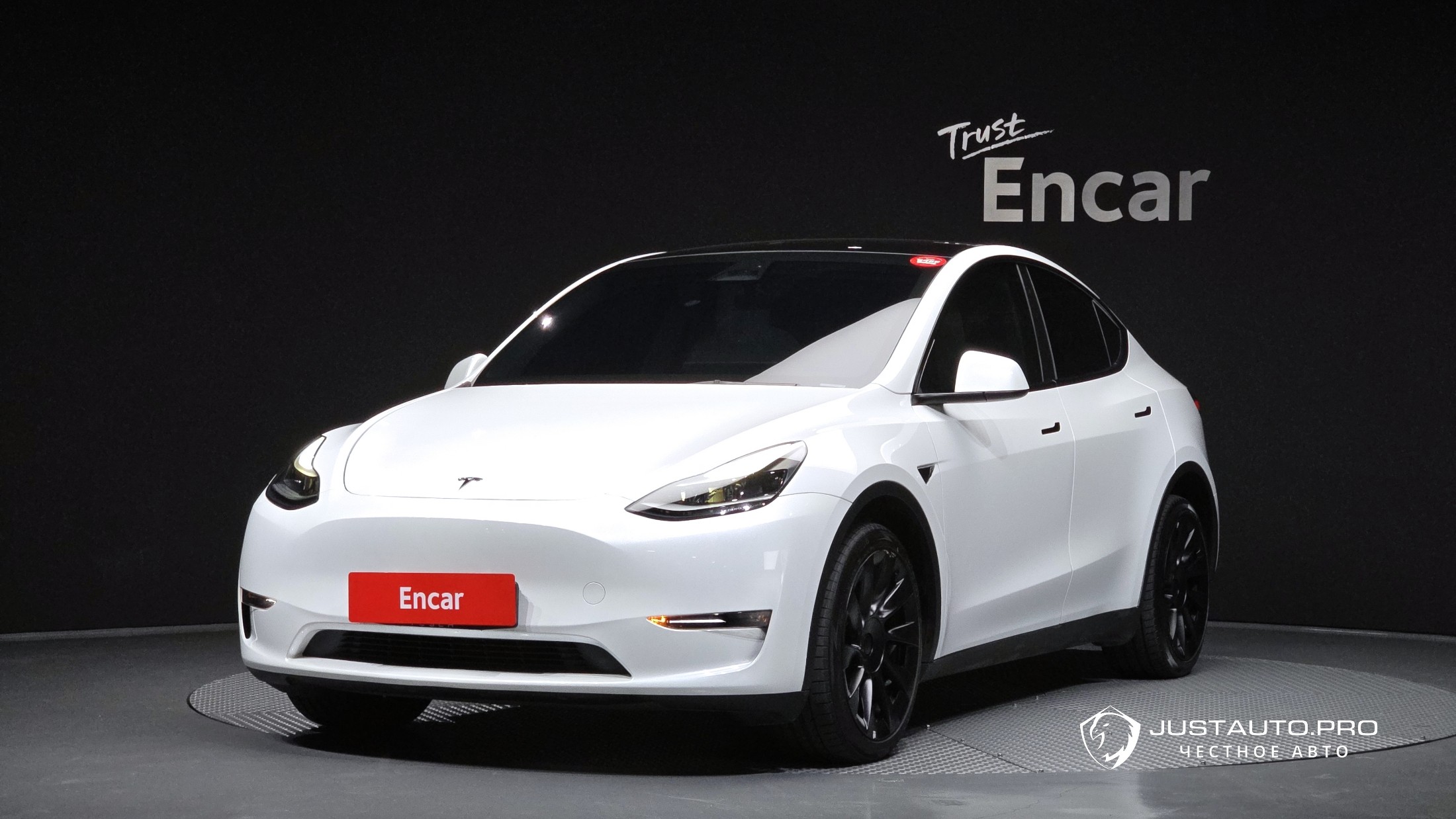 Автомобиль Tesla Model Y