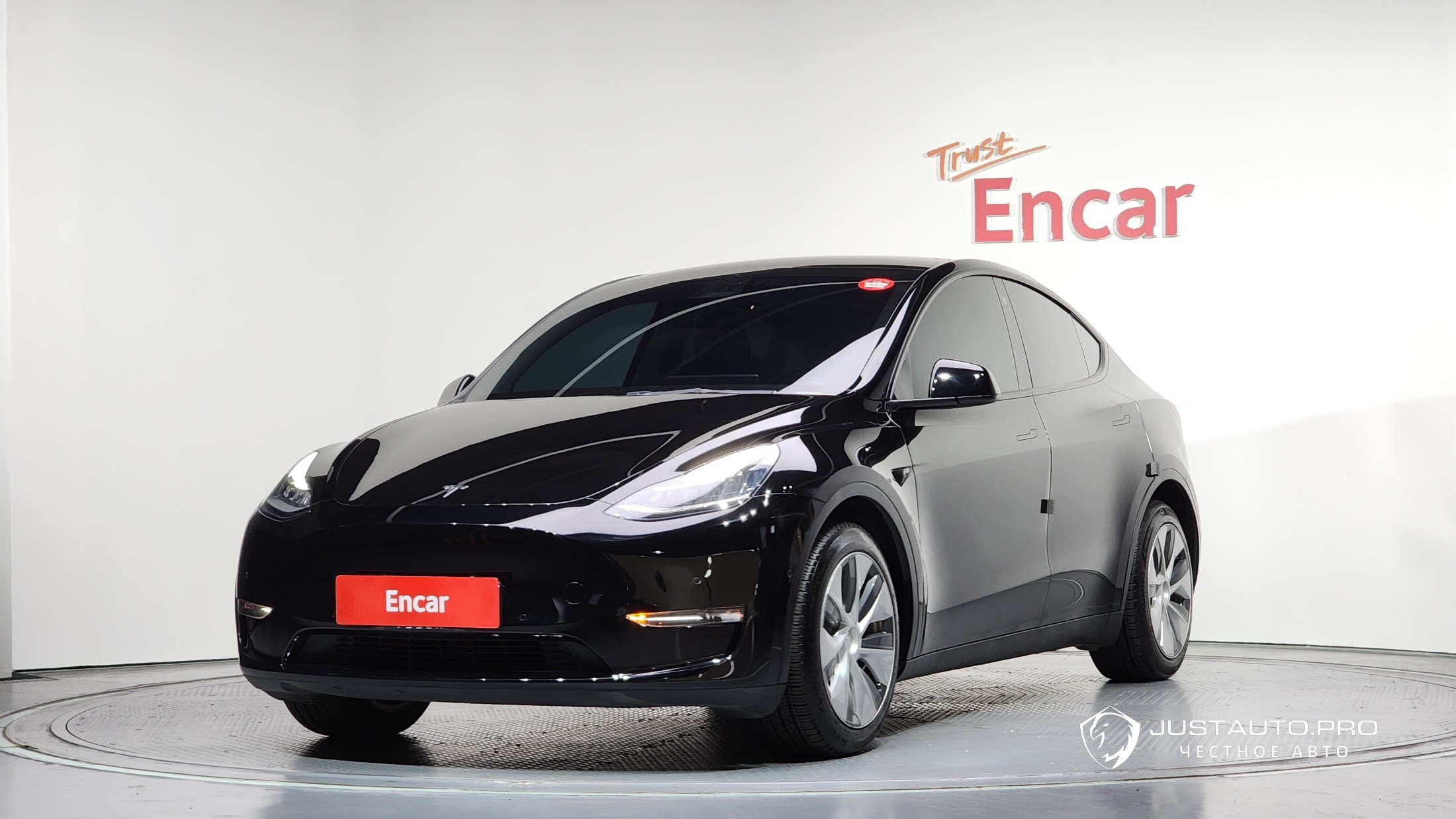 Автомобиль Tesla Model Y