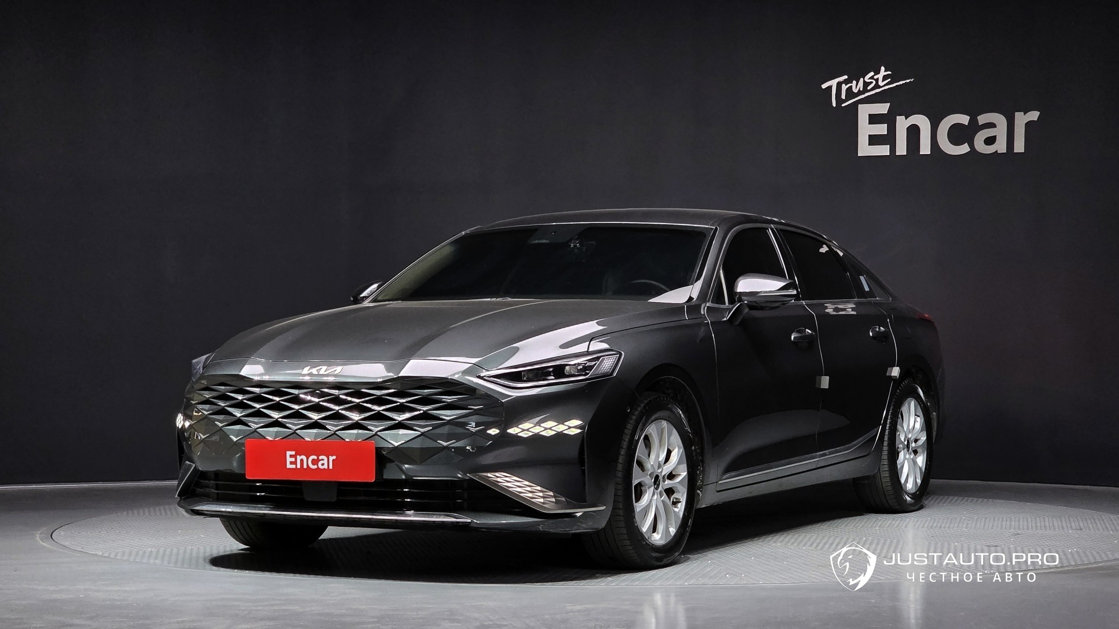 Автомобиль Kia K8