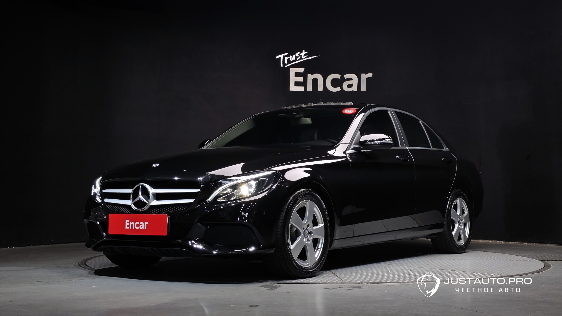 Автомобиль Mercedes-Benz C-Class