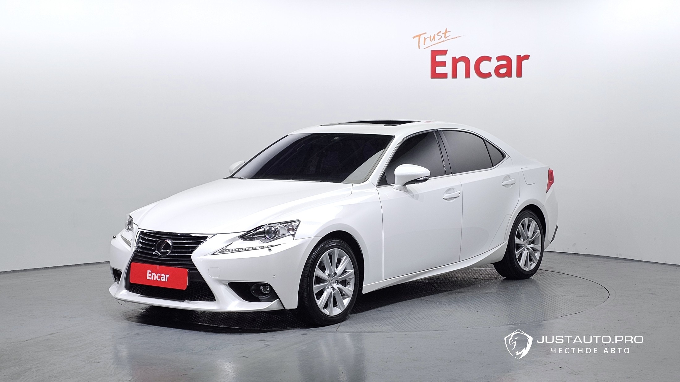 Автомобиль Lexus IS