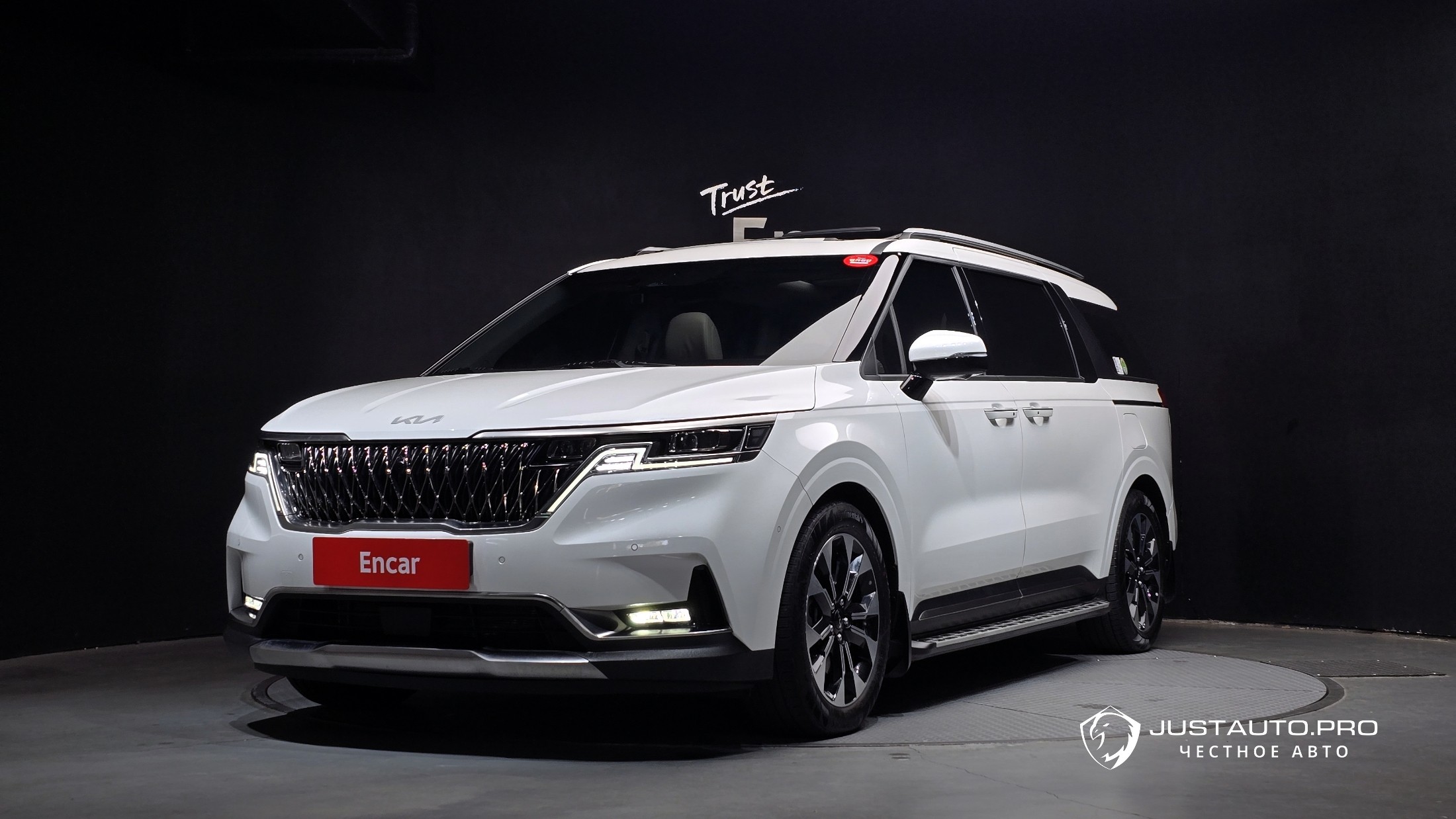 Автомобиль Kia Canival