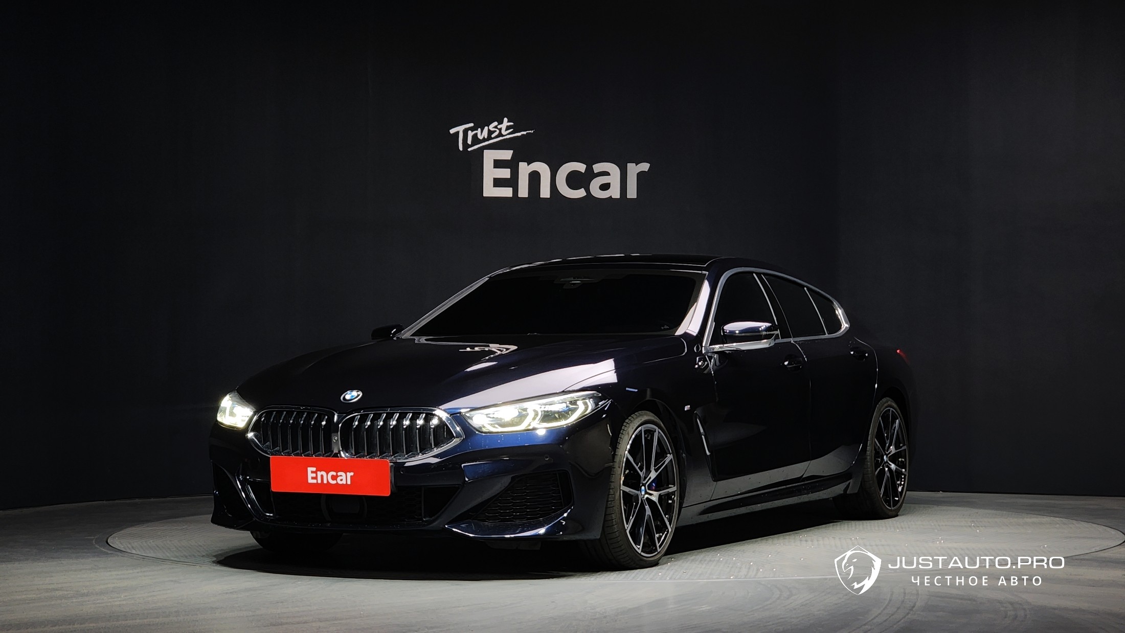 Автомобиль BMW 8-Series