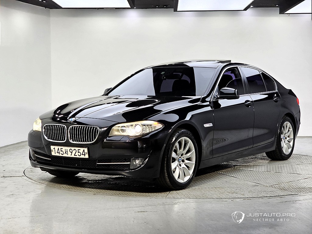 Автомобиль BMW 5-Series