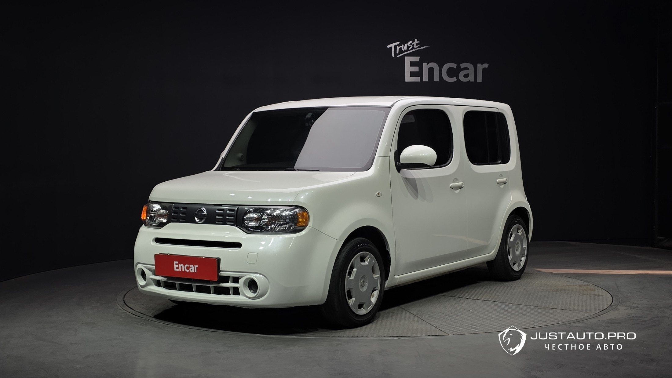 Автомобиль Nissan Cube