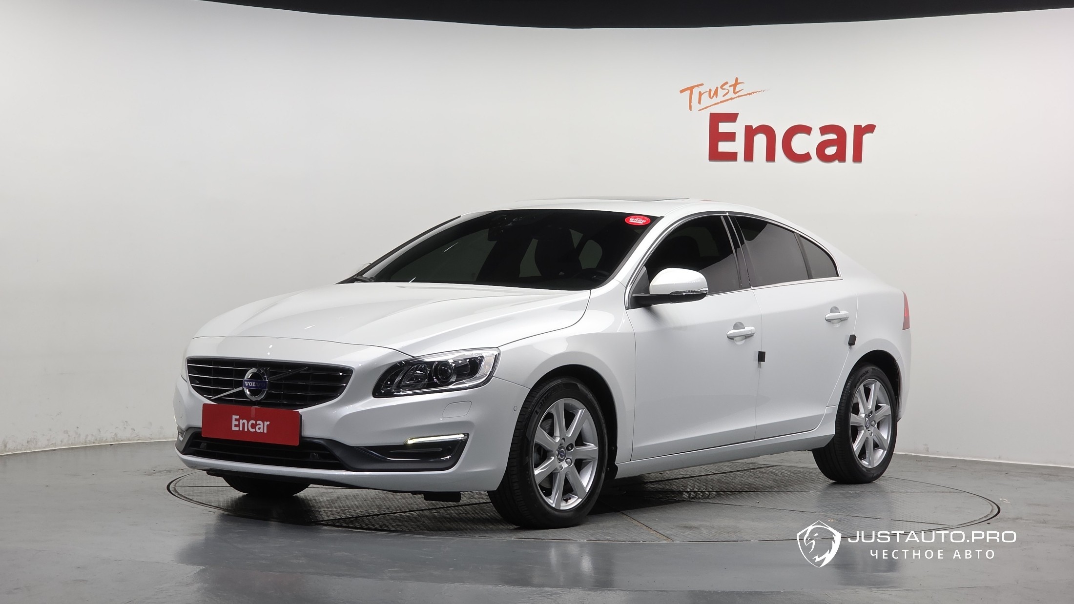 Автомобиль Volvo S60