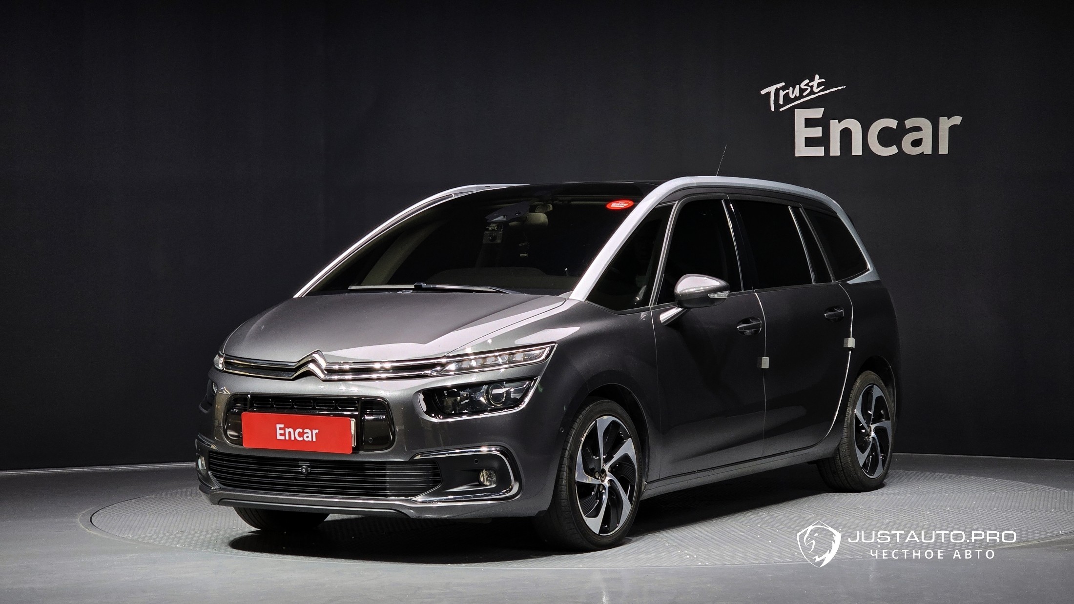 Автомобиль Citroen-DS C4 SpaceTourer