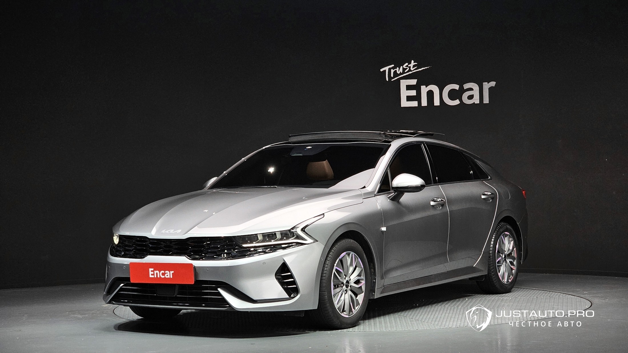 Автомобиль Kia K5
