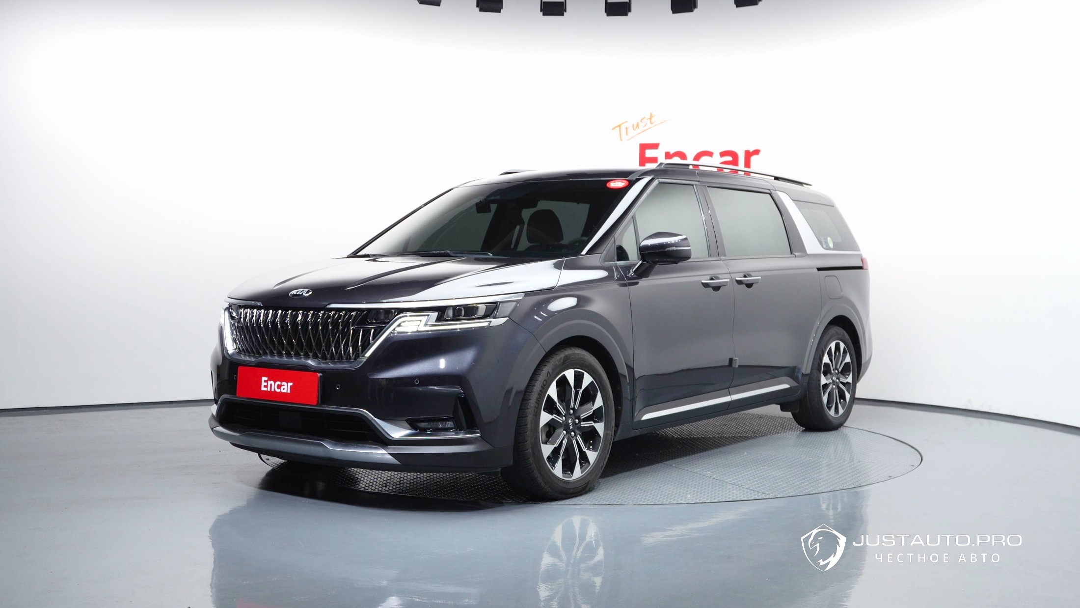 Автомобиль Kia Canival