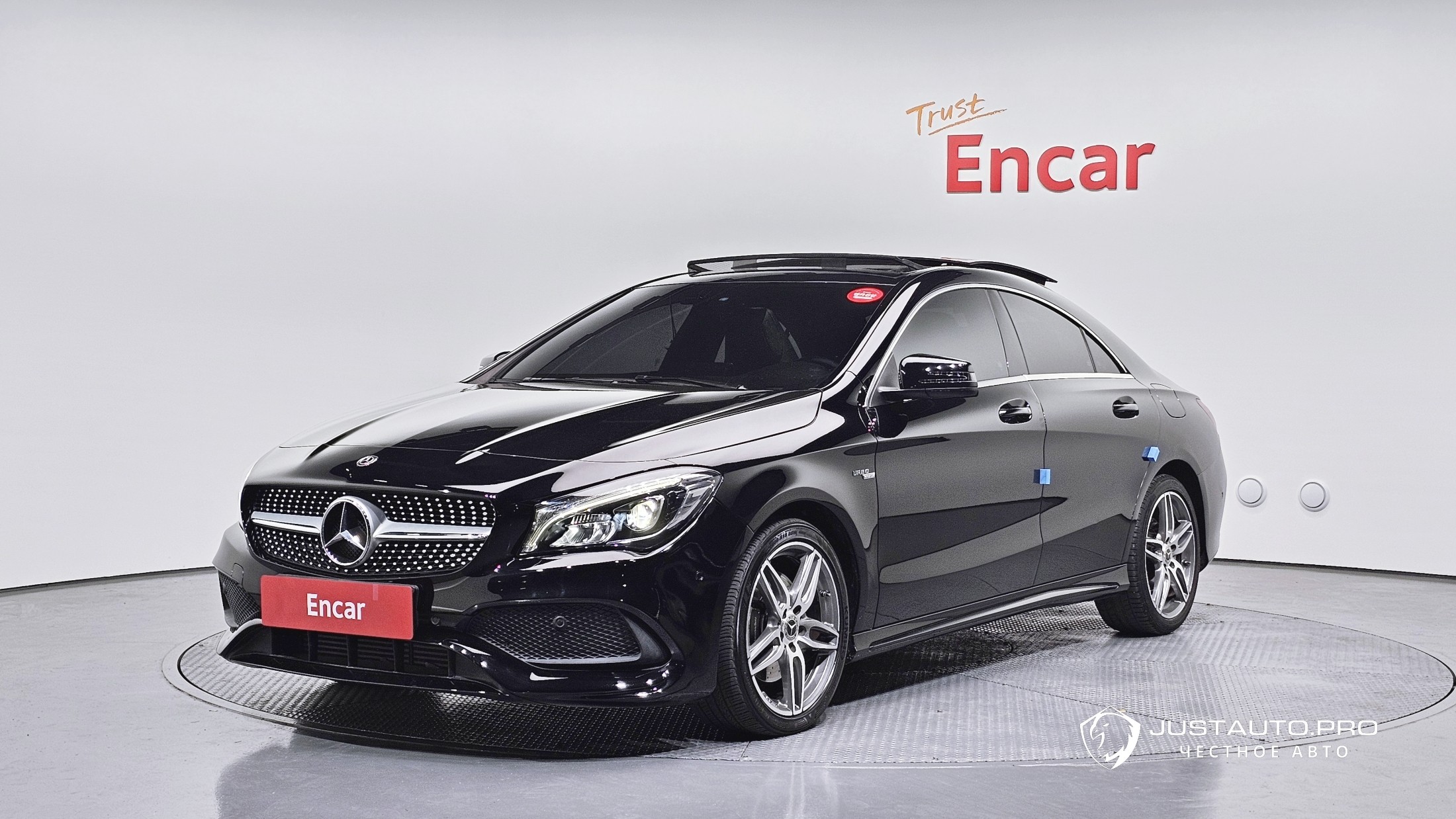 Автомобиль Mercedes-Benz CLA-Class