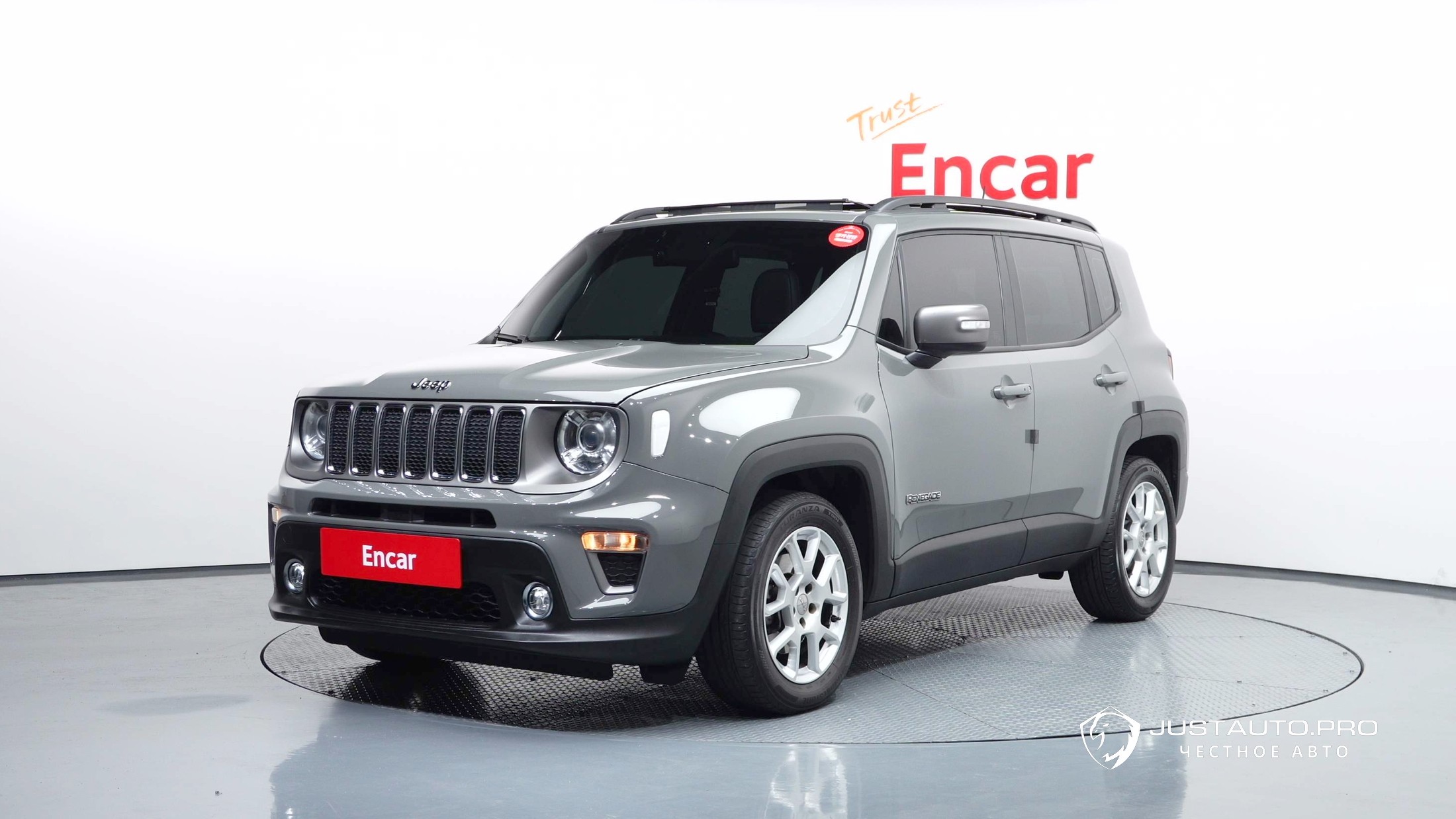 Автомобиль Jeep Renegade