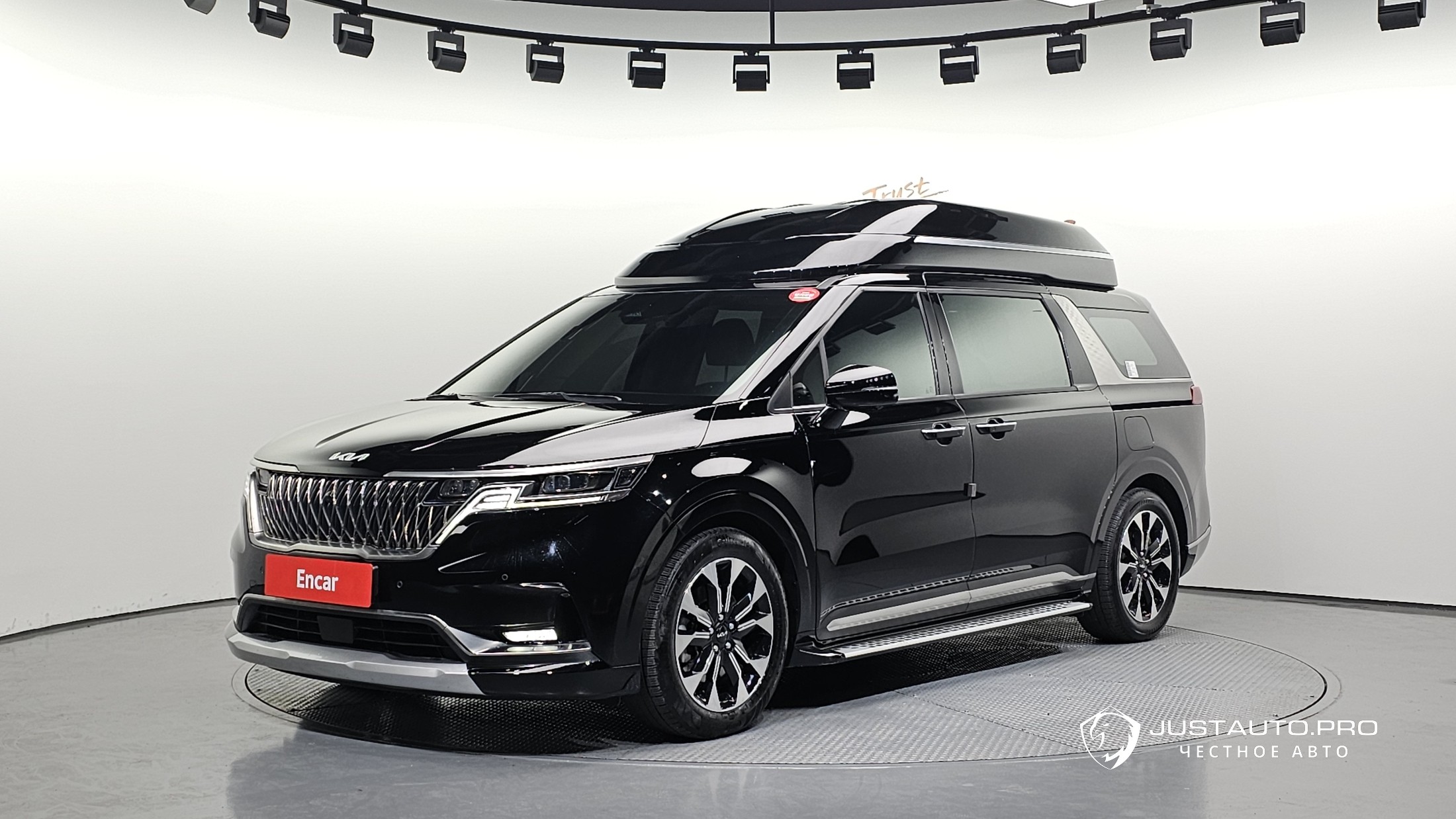 Автомобиль Kia Canival