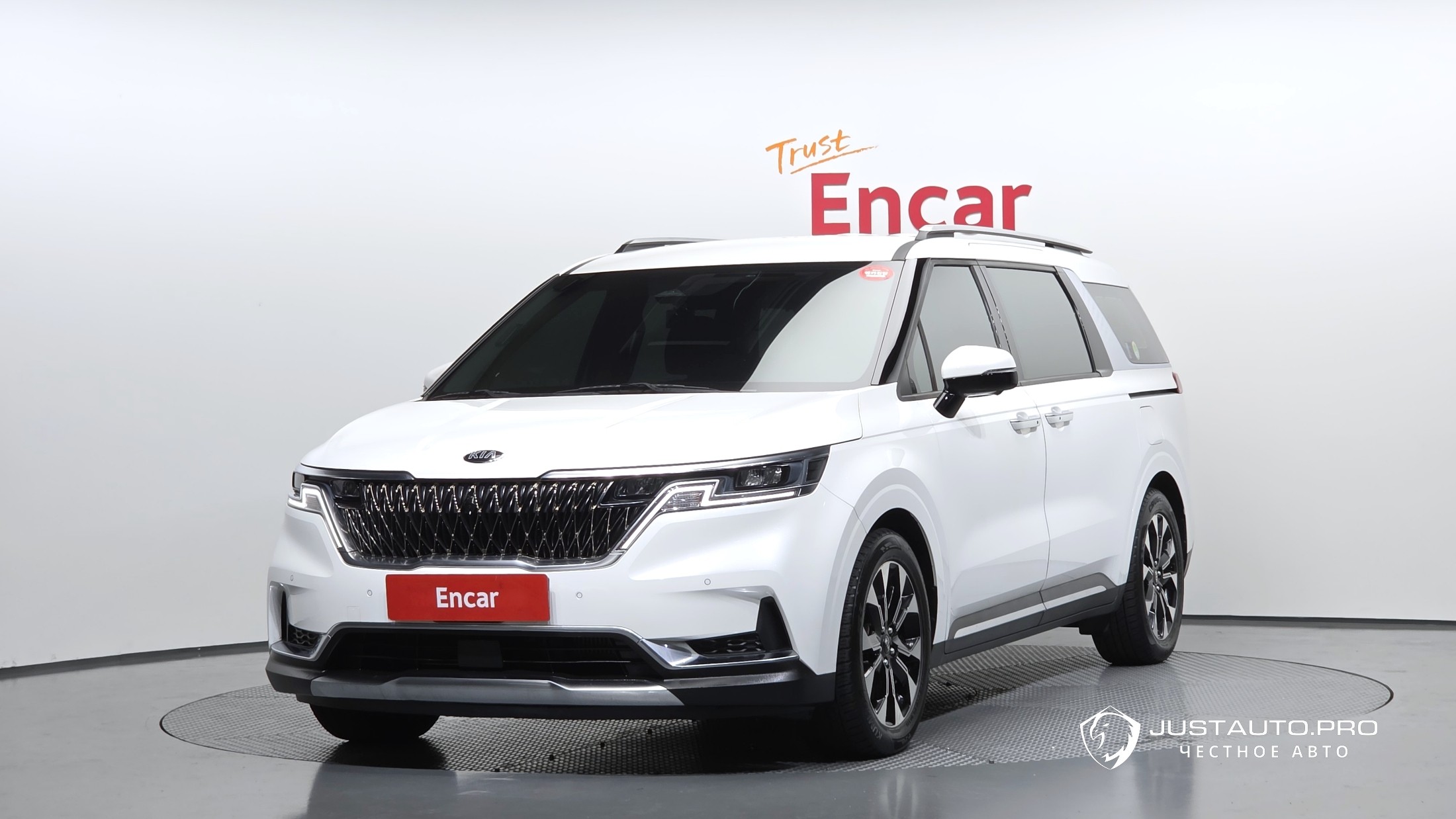 Автомобиль Kia Canival